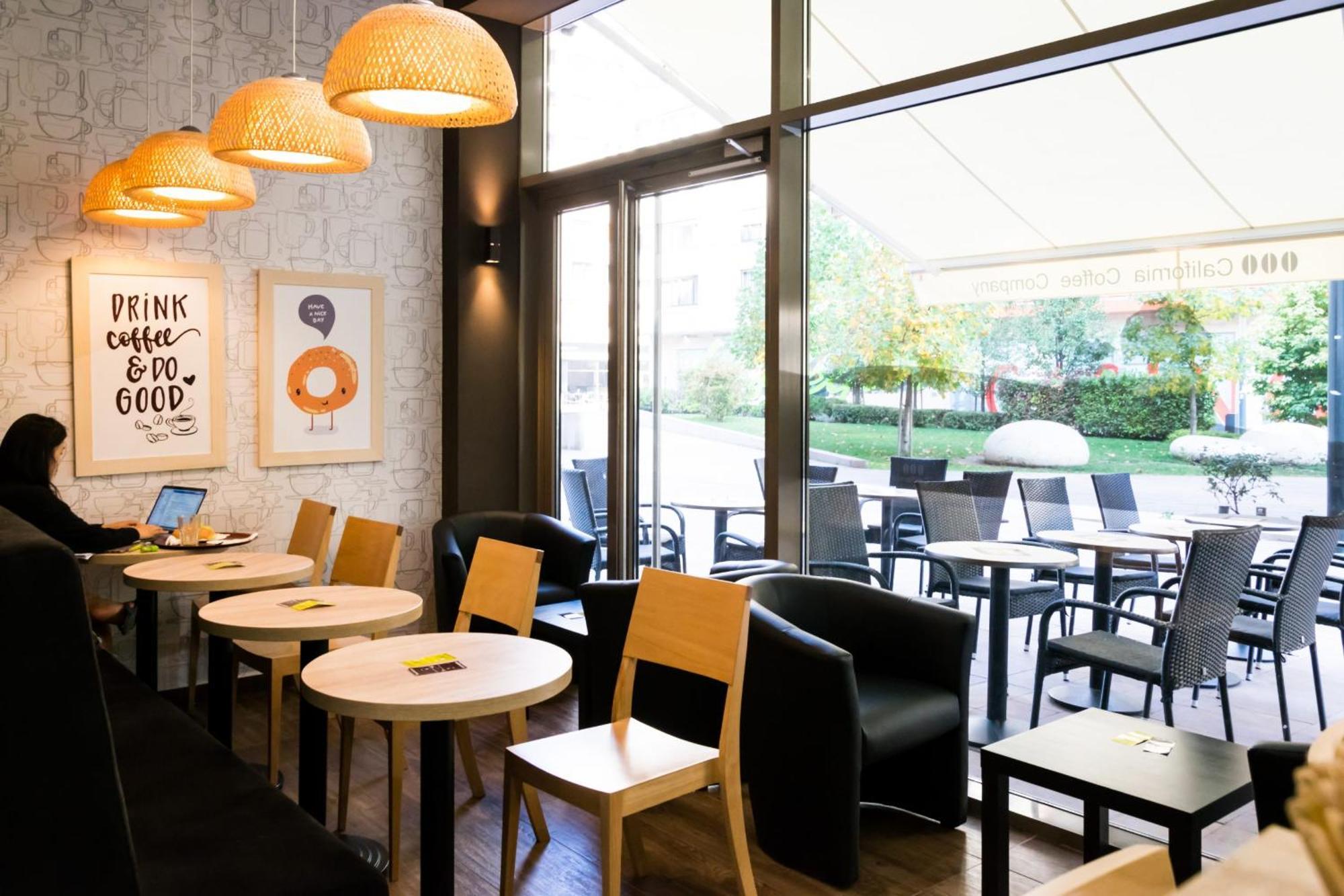 Corvin Royal - Breakfast Available Appartement